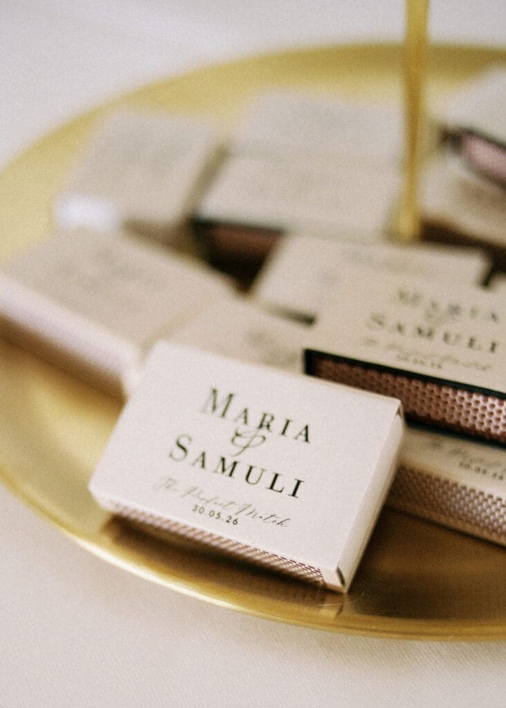 Maria and Samuli wedding matchbox favours on gold plate Kulosaari Casino Helsinki, the perfect match wedding details, film photography, Miss Moody Photography — Maria ja Samuli hää tulitikkuaskit kultaisella lautasella Kulosaaren Casinolla Helsingissä, täydellinen ottelu häyksityiskohdat, filmivalokuvaus, Miss Moody Photography